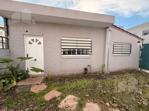 ALQUILER CASA DE 2 AMBIENTES EN CASTELAR NORTE