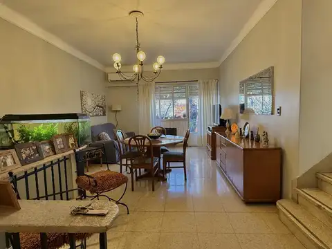 Depto Tipo Casa 5 ambientes con 2 baños