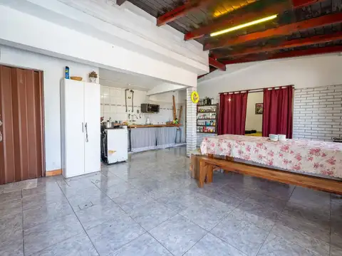 Casa 3 ambientes con 1 baño