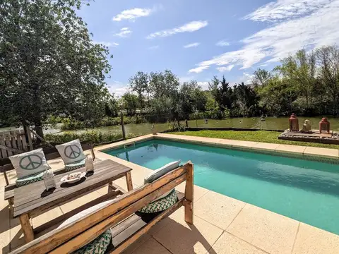 Casa 6 ambientes con 4 baños