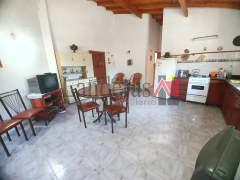 Local en Venta Via Púb.