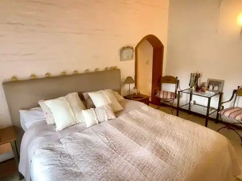 Casa en Venta con 4 cocheras
