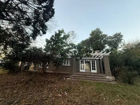 Venta de casa en Barrio Los Gorriones II ,- Bella Vista - parque y pileta