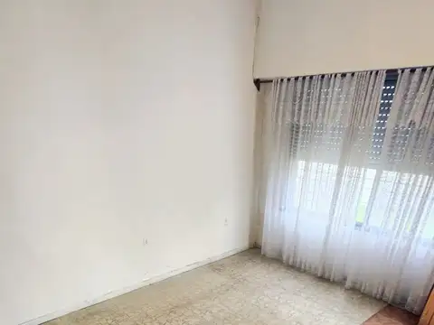 CASA CON JARDIN, PATIO C/ PARRILLA, TERRAZA