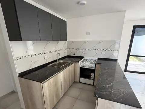 Depto Tipo Casa en Alquiler de 3 ambientes