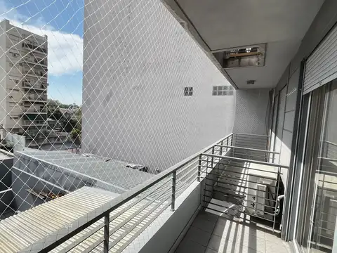 DEPTO. ALQUILER 2 AMB. V. URQUIZA - "TRIUNVIRATO 4141", BALCON CONTRAFRENTE, APTO PROFESIONAL, BAULERA