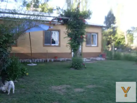 Casa en venta - 3 Dormitorios 2 Baños - Mendoza