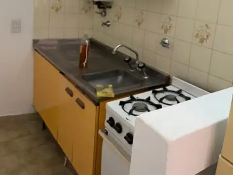 Depto Tipo Casa en Alquiler en Abasto, USD 280.000