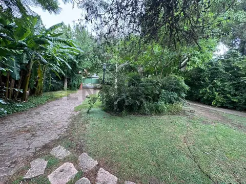 Casa 6 ambientes con 2 baños