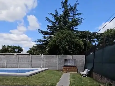 Colectora, paralela a Ruta21, entre Los Pinos y Parana