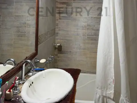 VENTA DE CASA 2 PLANTAS  CON LOCAL Y GALPON DEL PAMPA 240-SAN ANTONIO DE ARECO