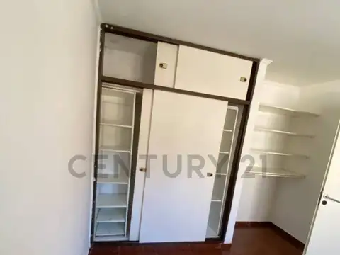 Casa en Alquiler con 1 cochera