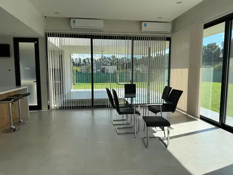 Alquilo Casa en Azahares del Parana