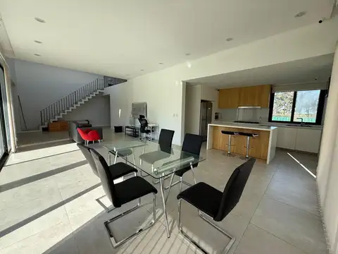 Casa en Alquiler al Norte