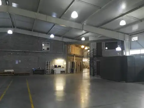 NAVE INDUSTRIAL EN GENERAL RODRIGUEZ  400 METROS  DE RUTA 24  APTO CATEGORIA 3