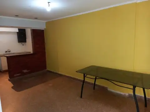 DEPTO TIPO CASA POR PASILLO CENTENARIO URUGUAYO 49 VILLA DOM