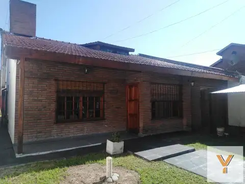 Casa en venta - 3 Dormitorios 1 Baño - San Miguel