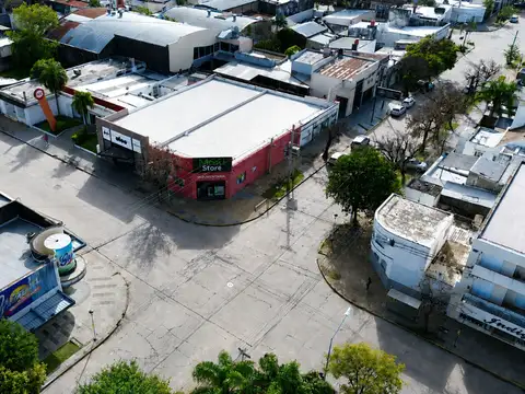 SE VENDE LOCAL COMERCIAL ESQUINA CENTRICA