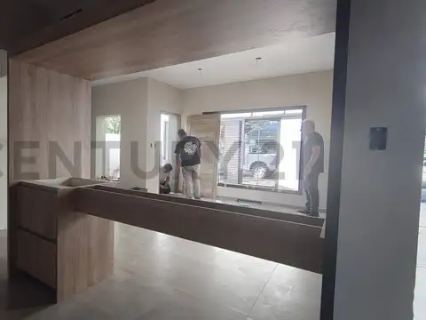 Casa en Venta en Godoy Cruz, USD 169.000