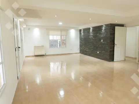 Casa 5 ambientes con 3 baños