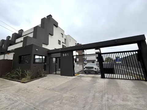 Nicolás Repetto  al 900