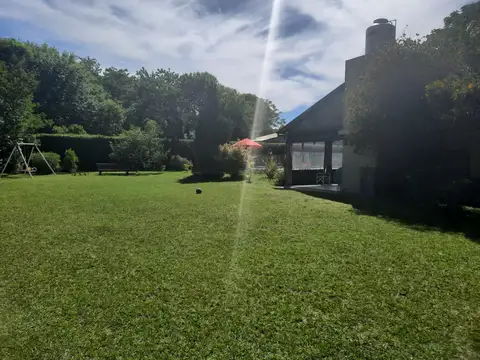 HERMOSA QUINTA CON PILETA EN RANELAGH U$S 300.000