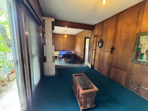 Casa en Venta con 3 cocheras