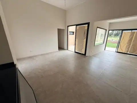 Venta casa a estrenar 3 dormitorios y pileta
