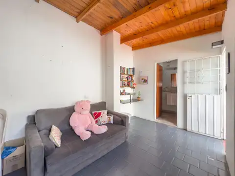 Depto Tipo Casa 5 ambientes con 2 baños
