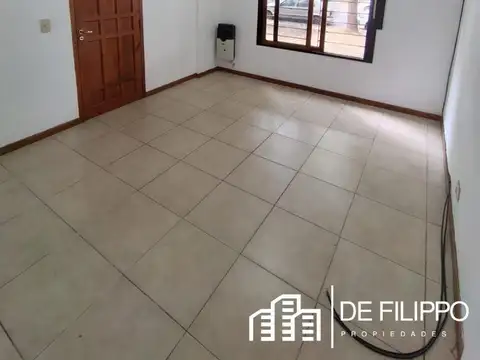 Depto Tipo Casa en Alquiler de 2 ambientes