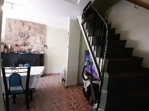 VENTA CASA 4 DORMITORIOS APTA CREDITO CIUDAD