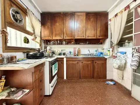 Chalet 4 ambientes en excelente ubicación.