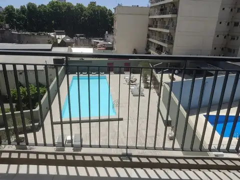 Alquilo Temporario en Chacarita. Amplio Monoambiente con Balcón En edificio con Amenities.