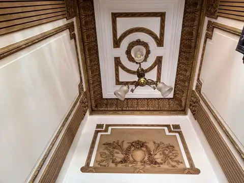 Casa 9 ambientes con 2 baños