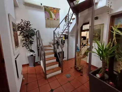 Depto Tipo Casa en Venta en Coghlan, USD 250.000