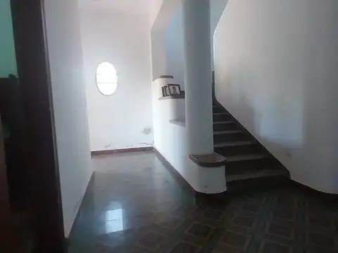 CASA 4 DOR + GALPON LOTE 1950m2 V. RUMIPAL