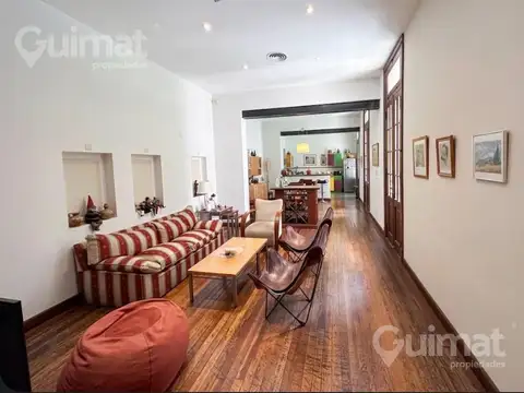 Excelente  Casa  sobre lote propio  5 ambientes cochera patio terraza quincho parrilla