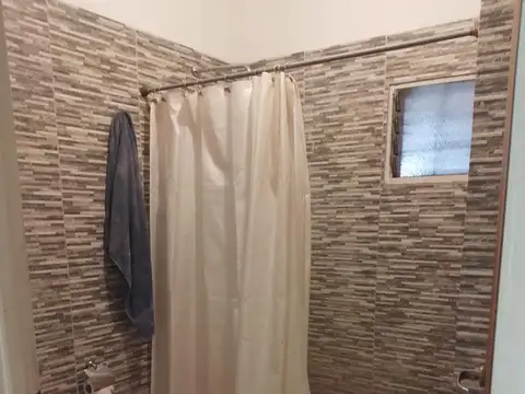 Casa 5 ambientes con 1 baño