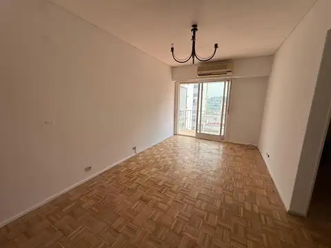 Venta | Depto 2 ambientes al contrafrente con balcón corrido y cochera | Saavedra