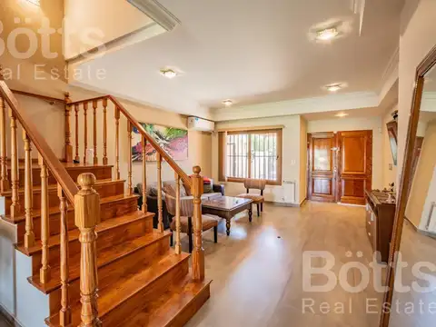 ESPECTACULAR CHALET CON JARDIN Y PISCINA EN CARAPACHAY