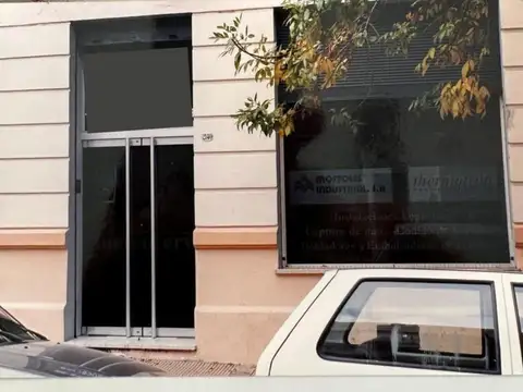 Local en venta - 1 Toilette - Constitución