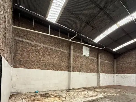 Alquiler dos galpones en ubicación estratégica Monte Grande