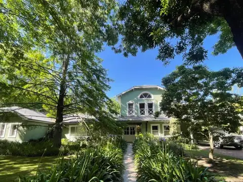 Casa en Alquiler Temporal con 7 cocheras