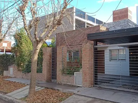 Venta | Casa | 2 Dormitorios | Cochera | Apta crédito | Capitán Bermúdez | Bo. Posta