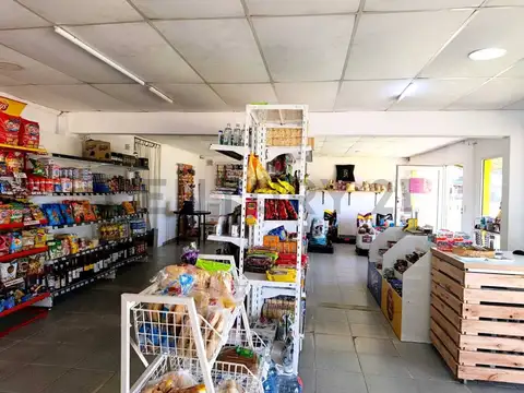 VENTA INVERSIÓN INTEGRAL EN PQUE SAKURA. UNIDAD COMERCIAL "LLAVE EN MANO"2 LOCALES COMERCIALES+ MINI