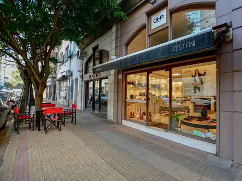 Local en Venta 32 años