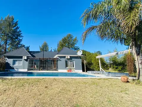 Casa 4 ambientes con 2 baños