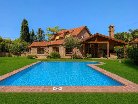 Venta Casa de dos dormitorios en Funes Barrio Los Trocos