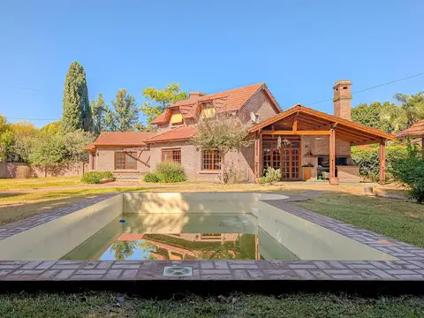 Venta Casa de dos dormitorios en Funes Barrio Los Trocos