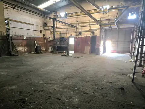 Galpon en Alquiler 18  mts Fondo